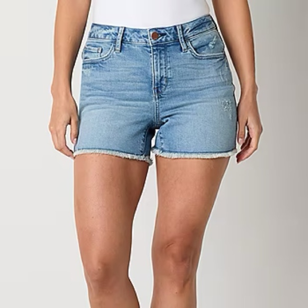 Womens Mid Rise 3 1/2" Denim Short